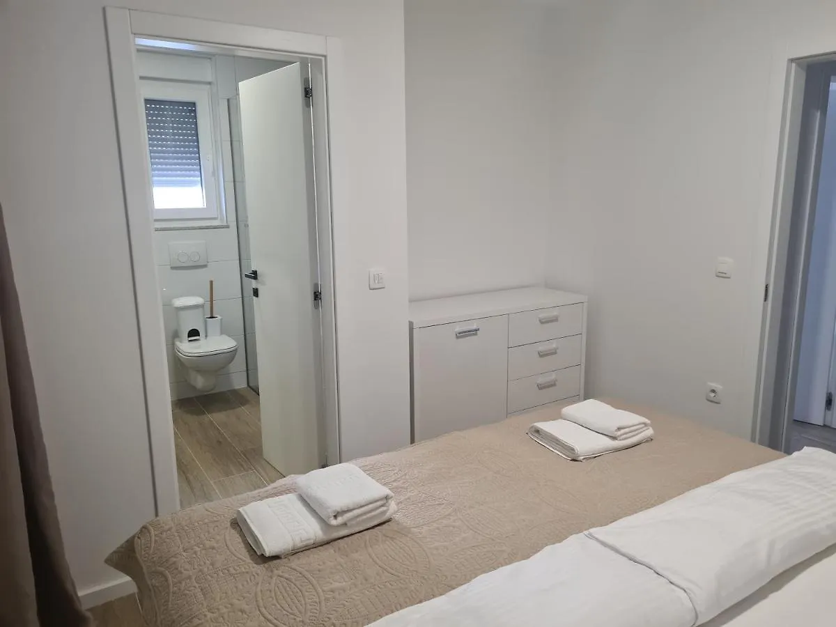 Villa Maris Nin 0*,  Kroatien